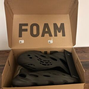 NEW Yeezy Foam Runners. Size 12